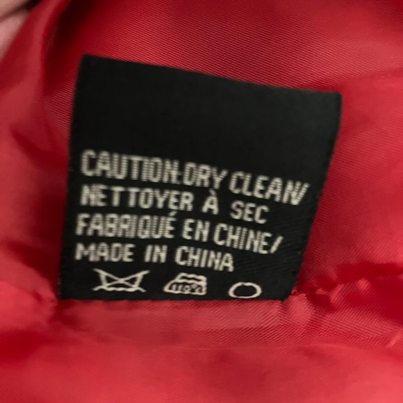 ⭐️2/$30⭐️ Simply Manakin red short sleeve jacket, size 14 - Picture 6 of 7